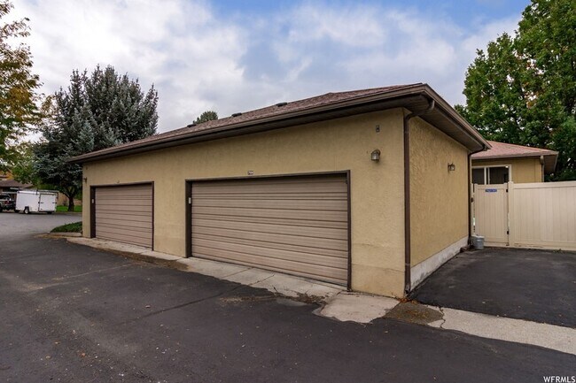 Building Photo - 759 E 8875 S