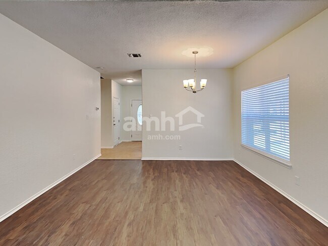 Building Photo - 412 Saddlehorn Way