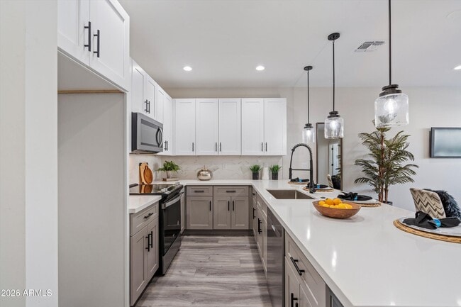 Building Photo - 1642 E Monte Vista Rd