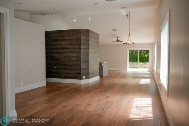 Building Photo - 1261 Majesty Terrace