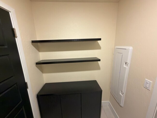 Building Photo - 2897 E Tamarind Dr