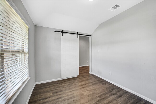 Building Photo - 3434 McDonough Way