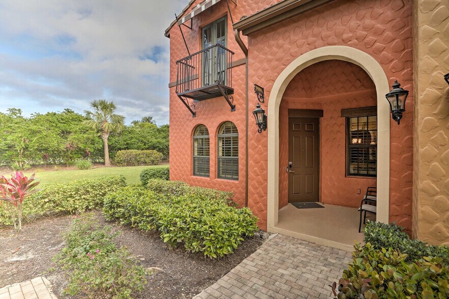 Building Photo - 9159 Delano St