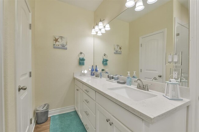 Building Photo - 4022 Fort Bend Dr