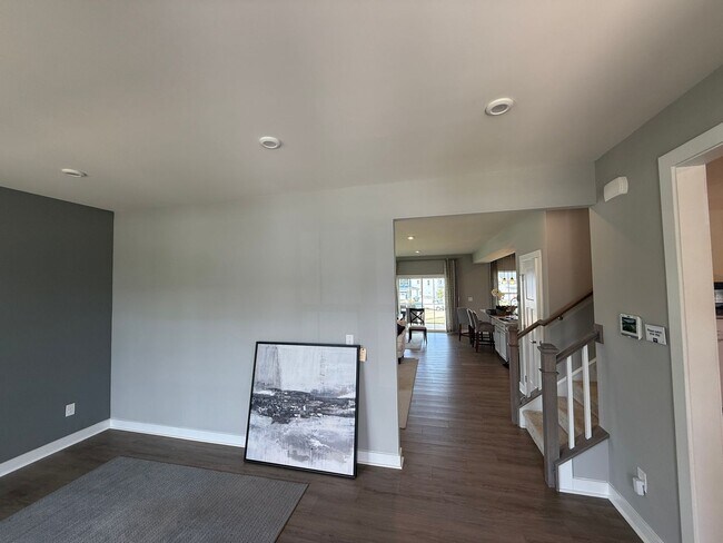 Building Photo - Never lived in Model Homes