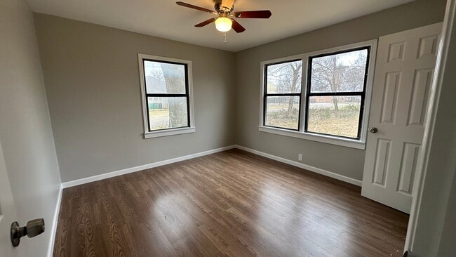 Building Photo - 901 Johnson St