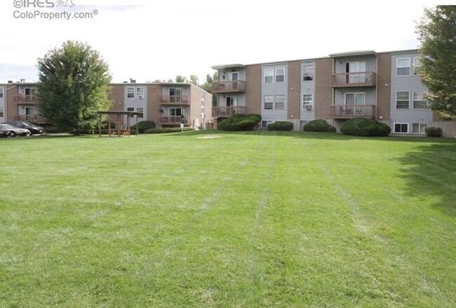 Building Photo - CHARMING 1 Bed 1 Bath Condo Near Downtown Louisville!