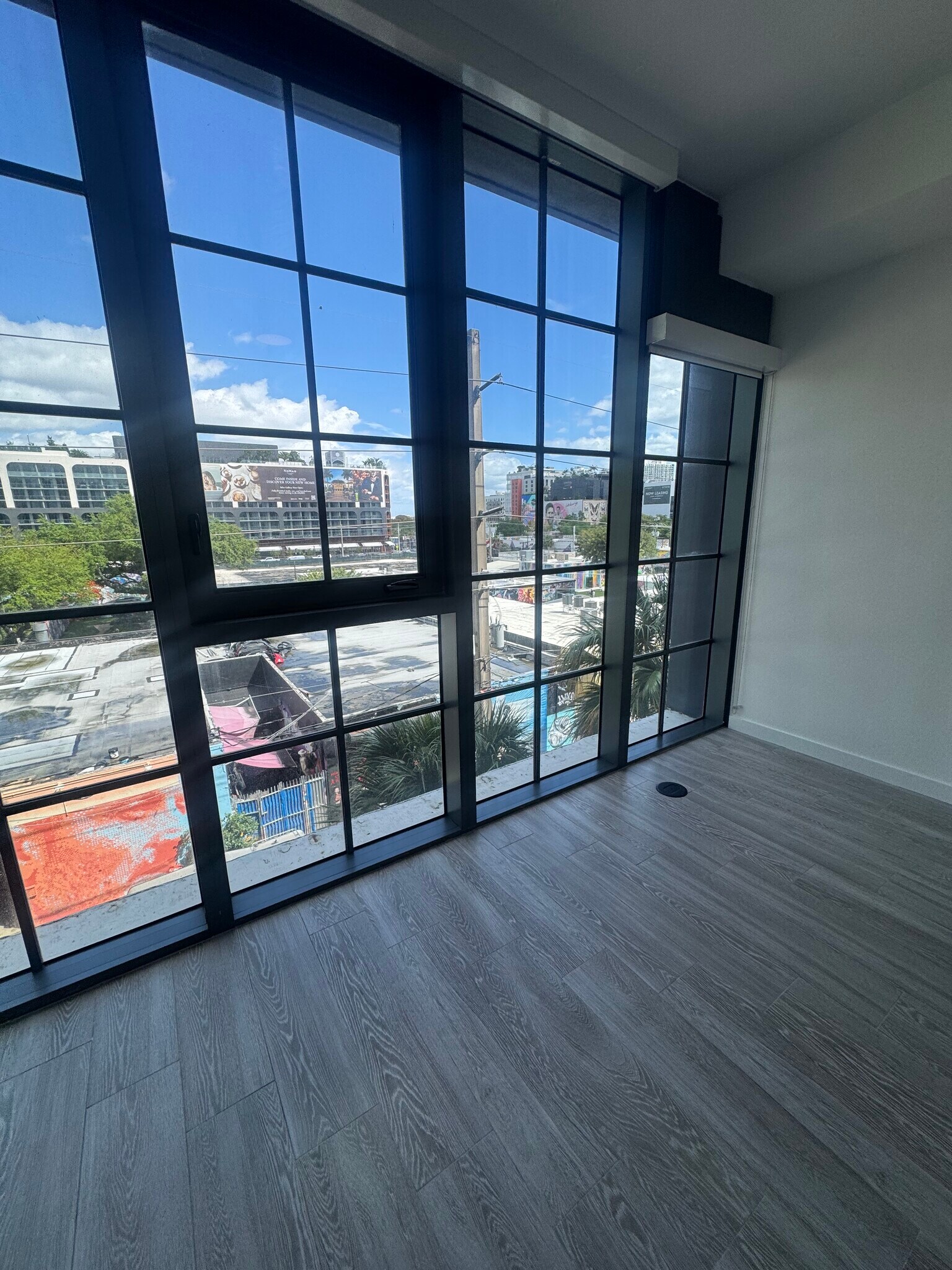 Building Photo - 420 NW 25th Ct