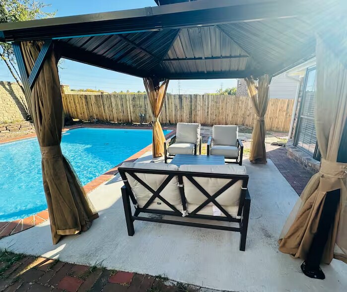 Building Photo - 4629 Amherst Ln