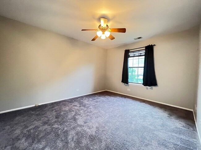 Building Photo - 355 Lambert Dr
