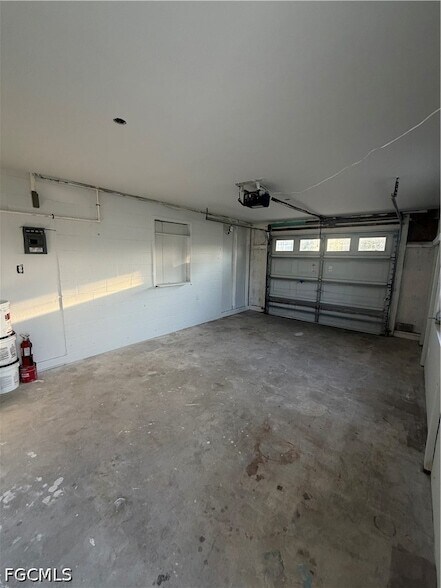 Building Photo - 14713 Kimberly Ln