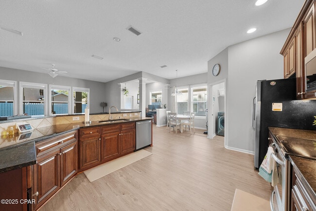 Building Photo - 101 Amherst Way