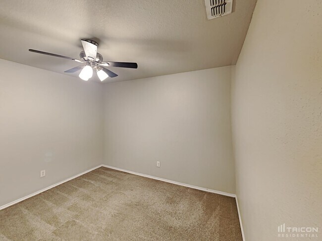 Building Photo - 4908 Parkrise Dr