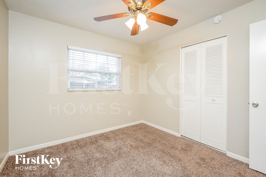 Building Photo - 585 Walden Ct