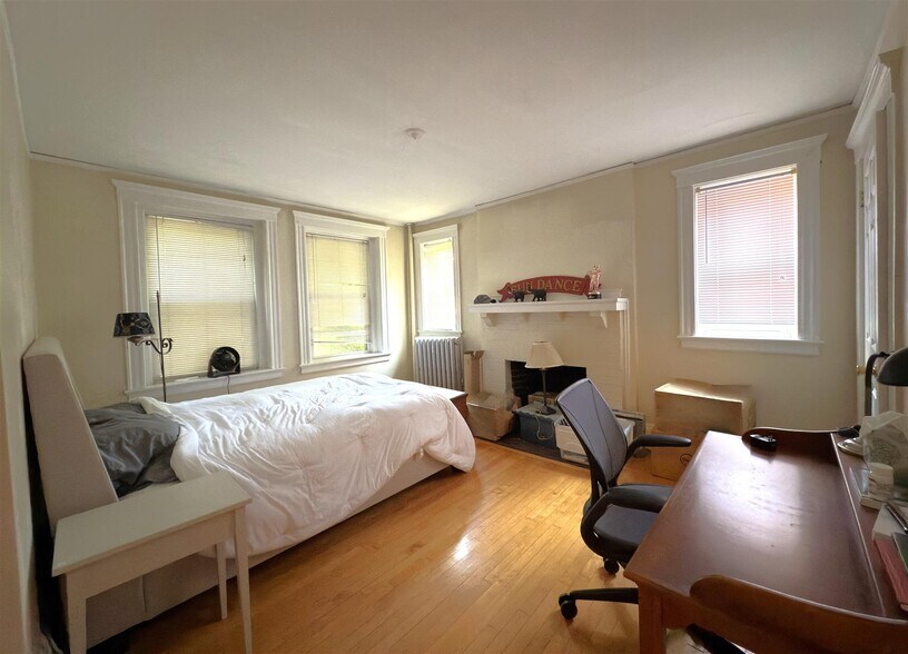 Building Photo - 6 Craigie Cir