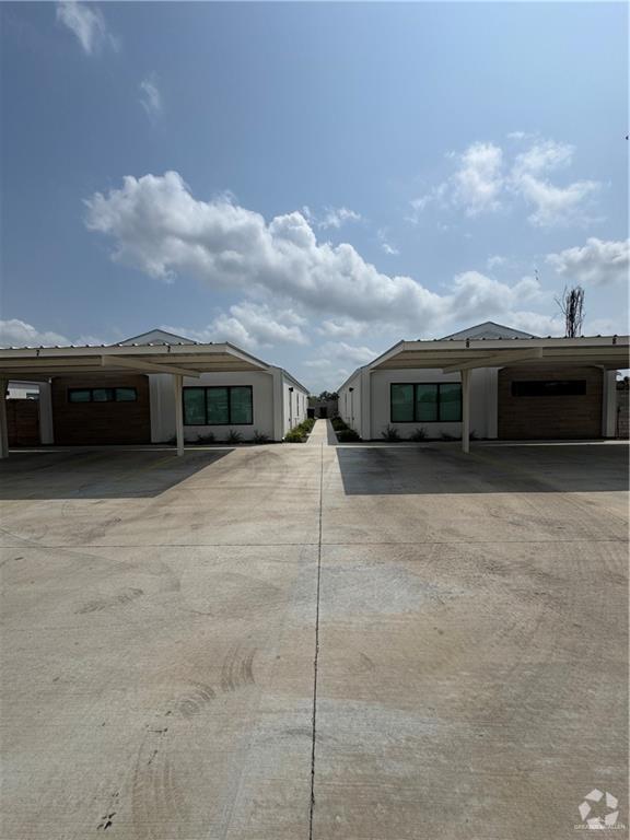 Building Photo - 1200 E Hibiscus Ave