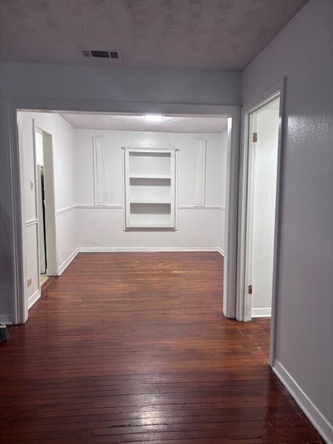 Building Photo - 2707 W Craig