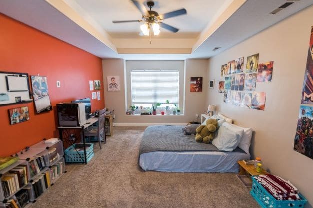 Master Bedroom - 1288 N Cedar Blvd
