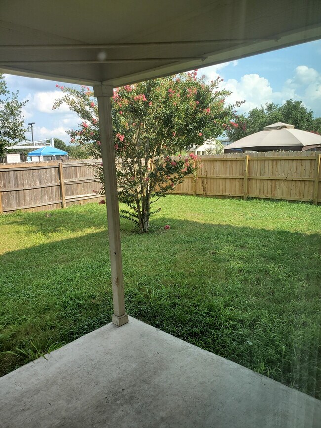 Building Photo - 109 S Creek Bend Dr