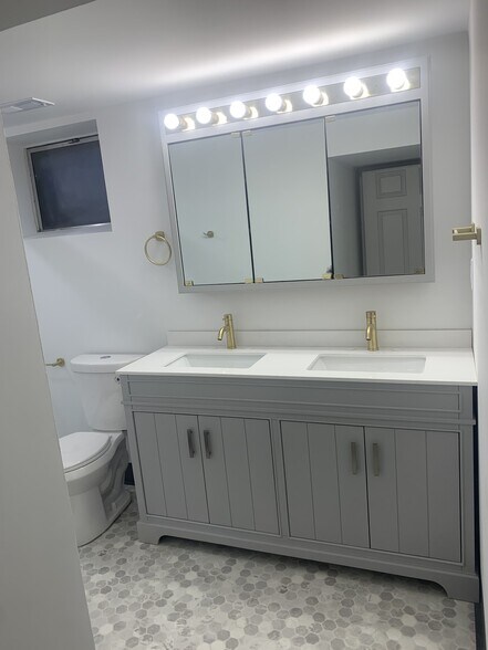 Building Photo - 1025 N 45th St