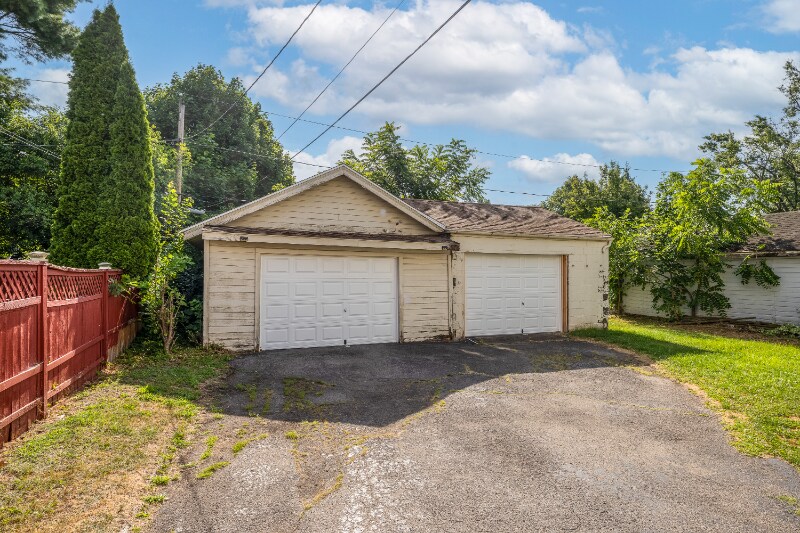 Building Photo - 112 Fairview Ave