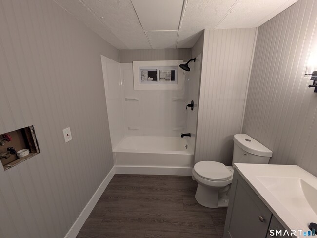 Building Photo - 183 N Main St