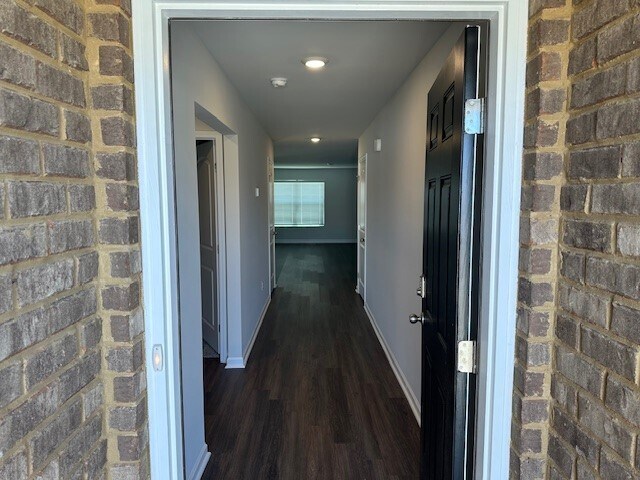 Building Photo - 1512 Heritage Cir SE