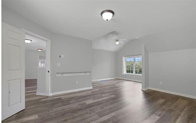 Building Photo - 3520 Mystic Dr
