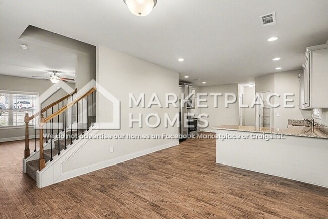 Building Photo - 845 Crescent Ln