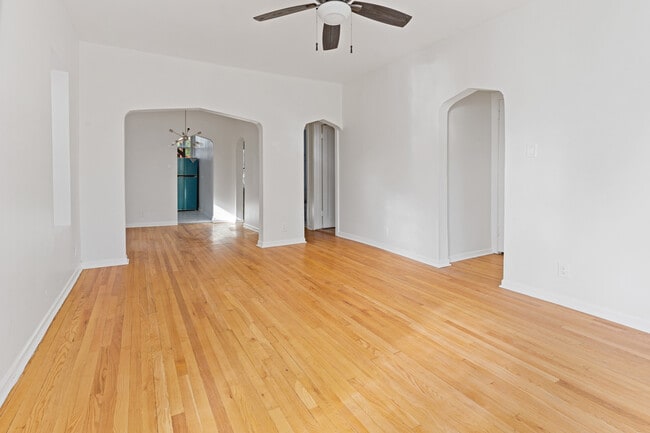 Building Photo - 10342 S Calumet Ave