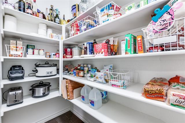 Building Photo - 1016 Lake Sierra Wy