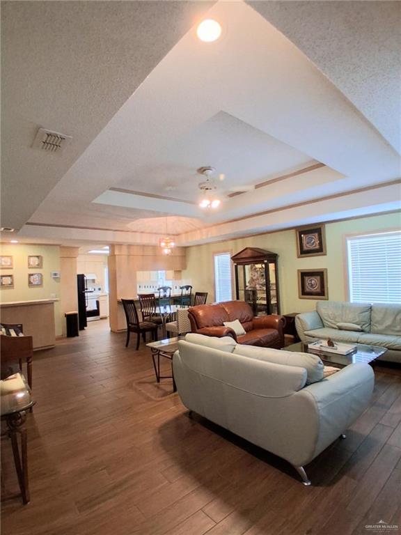 Building Photo - 800 Colorado Ct