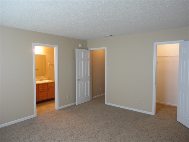 Building Photo - 1490 Lavender Dr