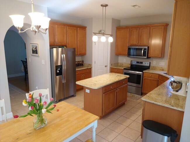 Building Photo - 103 Bobwhite Cir