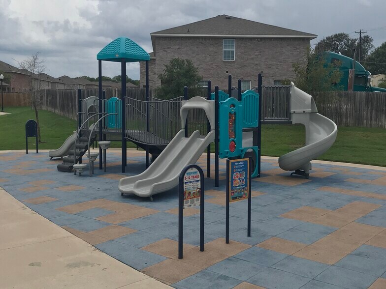 Building Photo - 906 Parkplace Ridge