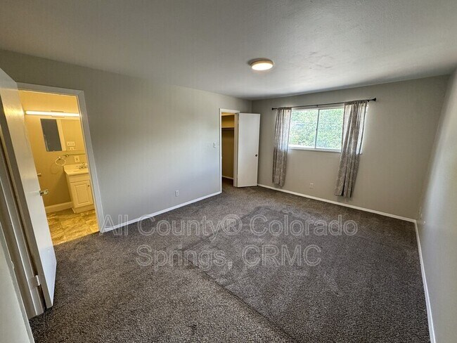 Building Photo - 2902 Airport Rd
