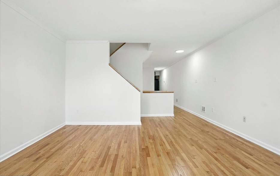 Living Room - 800 E North Ave