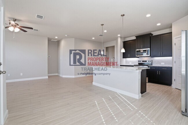 Building Photo - Inviting 4-Bedroom Home with Open Layout in Bella Vista