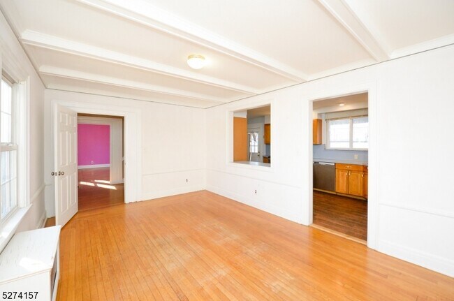 Building Photo - 29 13th Ave