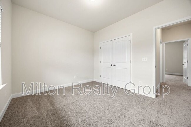 Building Photo - 178 Woodwater Cir