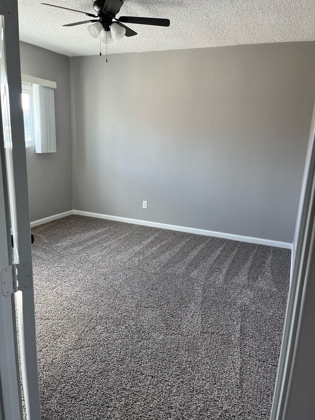 Building Photo - Windsor