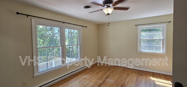 Building Photo - 7297 Moss Ln