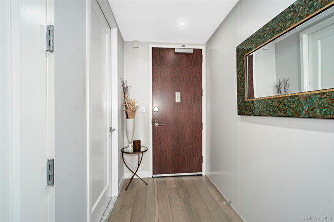 Building Photo - 10 City Pl