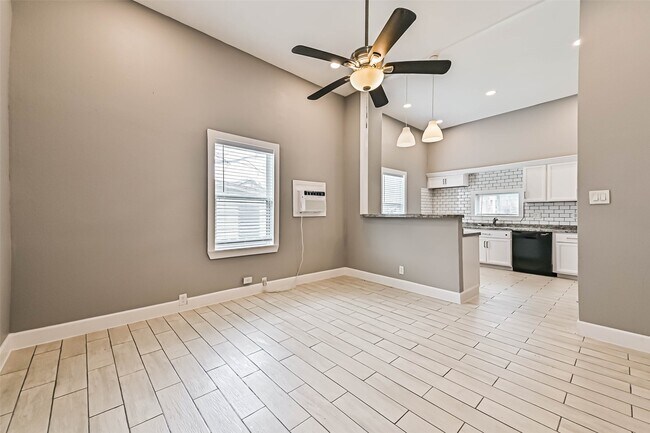 Building Photo - 2914 Avenue K Ave