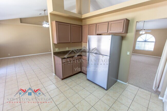 Building Photo - 3950 W Saragosa St