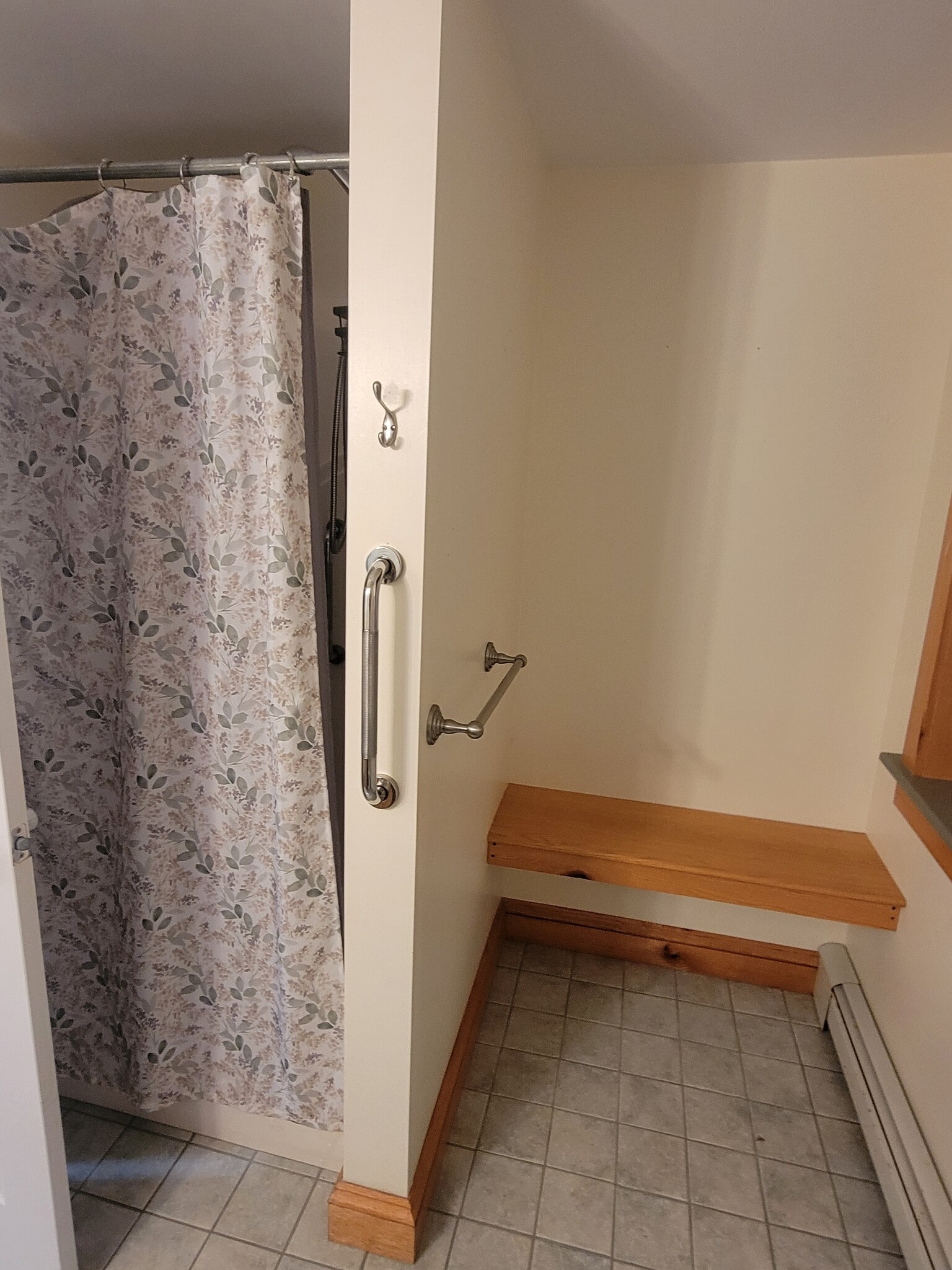 Shower with rails and seat - 8 Angela Ct