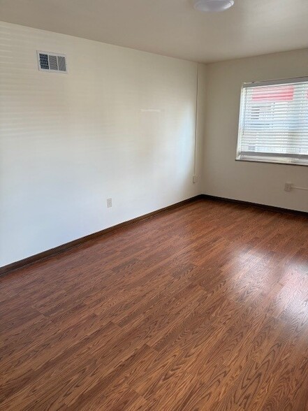 Building Photo - 41 S Grant Ave