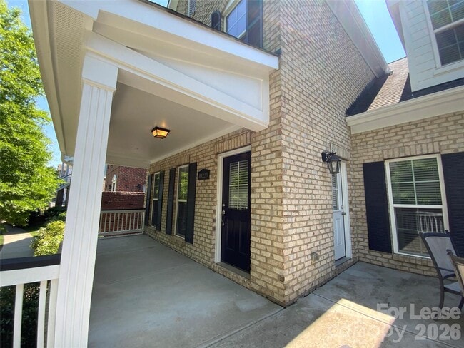 Building Photo - 10220 Vanguard Pkwy