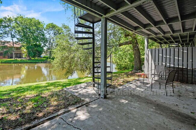 Building Photo - 8483 Yadkin Cir