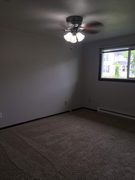 Building Photo - 803 W Van Buren St